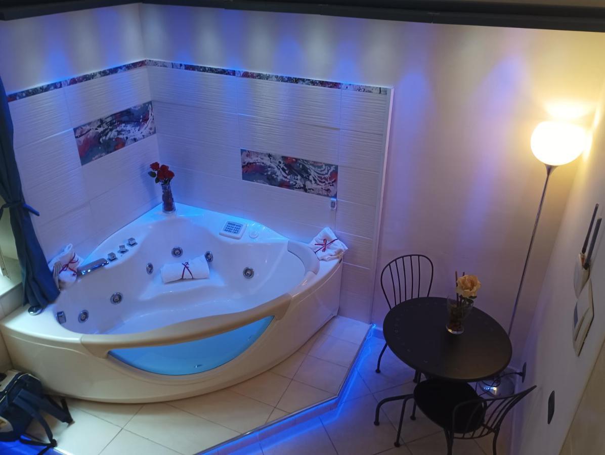 نابولي Beb Maryposa Appartment المظهر الخارجي الصورة
